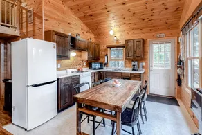Fantastic 2BR Lakefront Dog Friendly | Dock - Image 5
