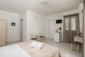 Studio in Adamas - MIlos island - Image 5