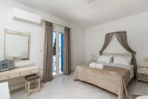 Studio in Adamas - MIlos island - Image 2