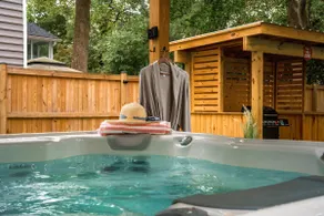 Fir pit, Hot Tub, fireplace, Pet Friendly, Fenced - Image 2