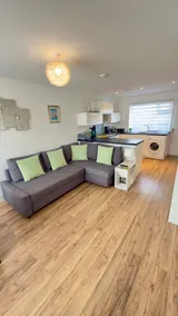 Comfy 2 bed house located at Wareham train station - Image 2