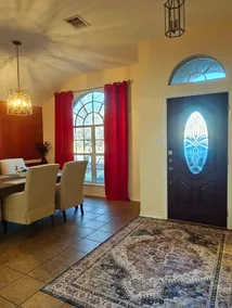 Lovely Lakeside Living - Image 3