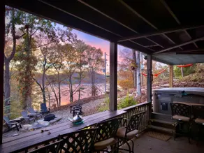 Dancing Bear Lodge | Hiawassee Lake | Sleeps 10 - Image 5