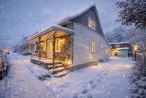 Downtown Little house - 2-bedroom with hot tub - Image 5