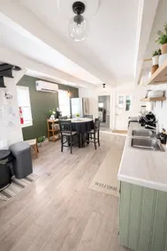 Downtown Little house - 2-bedroom with hot tub - Image 2