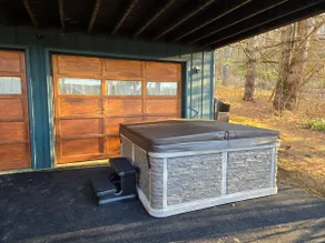 Lake side Chalet Brant Lake w/ outdoor Hot Tub  - Image 5