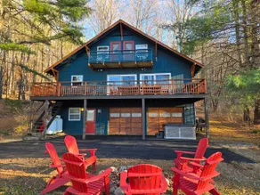 Lake side Chalet Brant Lake w/ outdoor Hot Tub  - Image 3