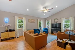 Cozy NH Retreat with Stunning Views - Image 4