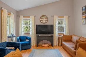 Cozy NH Retreat with Stunning Views - Image 3