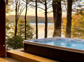 5-Tier Lakefront | Hot Tub | Kayaks & Motorboat - Image 2