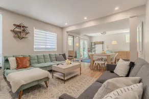 Modern cottage w/ hot tub, 2m walk to the beach - Image 3