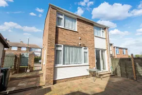 Blueville House, Bluewater, 4 Bedroom Houses, Greenhithe, Dartford, Kent-Hosted by Castile Accommodations Ltd - Image 2