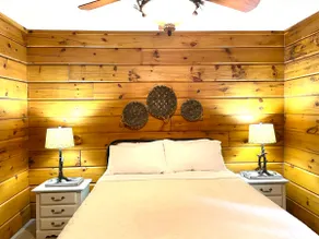 Secluded Log Cabin with Woodstove and Hot Tub - Image 5