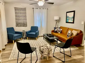 2 bed 2 bath Near Lake Access Hunt & Gather Lodge - Image 5