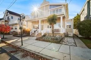 1 BLOCK TO BEACH & DINING, beautifully updated, park 3 cars! - Image 4
