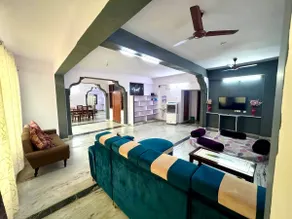 Spacious 4-Bedroom Apt Ideal for Small Gatherings - Image 5