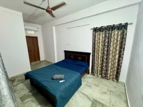 Spacious 4-Bedroom Apt Ideal for Small Gatherings - Image 5