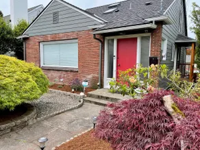 4BR Seattle Home • Sleeps 12 • Walk to Light Rail - Image 3