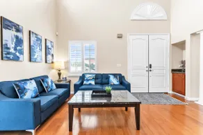 Convenient Located 4 Bedroom 3 Bath Home Near DTLA - Image 2
