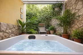 SuiteDesign in Piazzetta | Comfort, tranquility & jacuzzi - Image 2