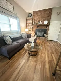 Entire country home on 1 acre! Peaceful area! - Image 3