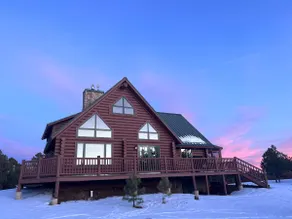 Cowboy Cabin in the Mountains - Quiet Getaway - Image 4