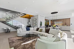 Neptune’s Jewel Oceanfront w/ Pool & Spa - Image 4