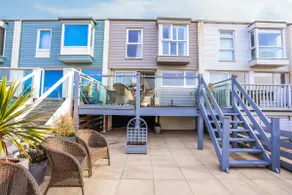 Sea View 3 bedroom seaside property - Image 4