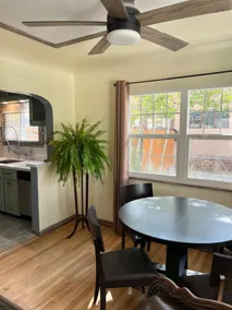DT Elegant 1 Bed w/fireplace Craftsman Duplex - Image 4