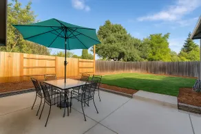 River Retreat – 4BR, Big Yard, BBQ, 5 Min to Water - Image 3