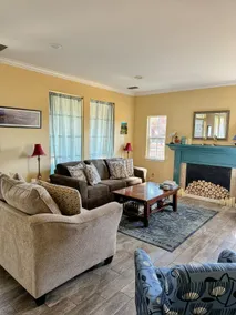 Charming craftsman home on 1.1 acres close to town and beautiful beaches - Image 4