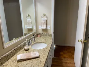 A Brentwood Quiet and Relaxing Home - Image 5