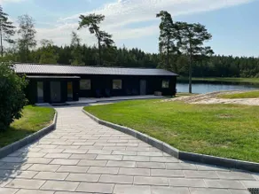 Private lakeside venue sleeping up to 40 guests - Image 2