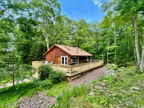 Bayfield Fruit Loop Retreat - Main Cottage - Image 4