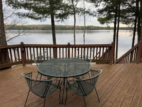 Lakefront Hemlock house on 3 acres, 5-Bdrm retreat on private lake, near casino - Image 2
