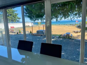 Cozy 4BR Oceanfront Home w/ Hot Tub & Beach access - Image 4