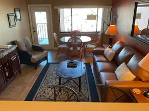 One bedroom condo - overlooking harbor! - Image 4