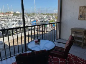 One bedroom condo - overlooking harbor! - Image 5