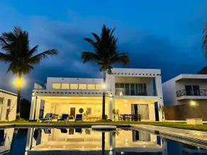 Beachfront Retreat with Infinity Pool & Sunsets - Image 3