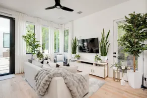 Luxurious Zilker Retreat - Image 2