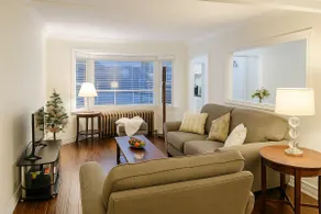 Cheerful Home at Toronto Central - Image 2