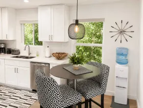 Lux 1-Bed Casita w/Patio, Laundry+FREE Gtd Parking - Image 5