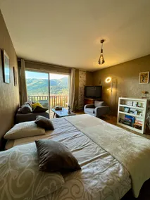 Cozy Mountain and Hiking in the Great Outdoors - Image 2