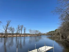 RiverFront Cottage>Private Pier>Firepit & Wildlife - Image 5