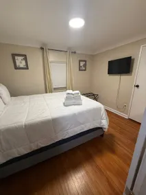 Cozy 2 bed/1 bath Cottage - Image 4