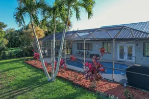 Hidden Treasure with Large Heated Pool near Boat Park 3bd/2ba - Image 3