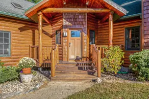 Hideaway Cabin: Private Indoor Pool, Stunning Log Cabin Near Wineries & Orchards - Image 3