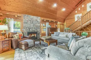 Hideaway Cabin: Private Indoor Pool, Stunning Log Cabin Near Wineries & Orchards - Image 2