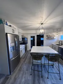 Spacious 3 bedroom 2 living room renovated house - Image 3