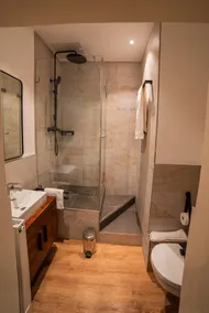 Akazie Suite - Image 5